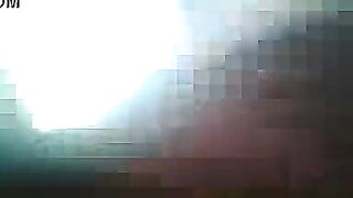 جزائرية قحبة بتصور بزازها وطيزها قبل ما تخلي العلق ينيك كسها - سكس جزائري قديم