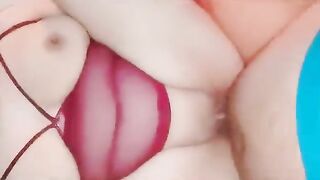 خدي يا بت المتناكة في كسك علق مصري معاه شرموطة اربعينية مصرية فاشخها نيك وشتيمة